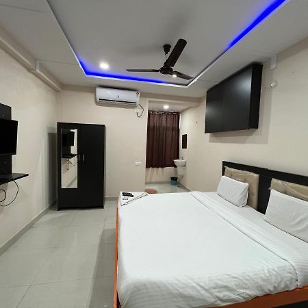 5 Star Grand Hotel Shamshabad Bagian luar foto